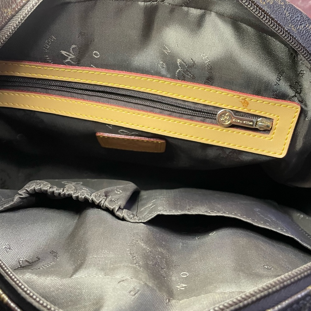 (Sold) Rioni handbag - Picture 3 of 6